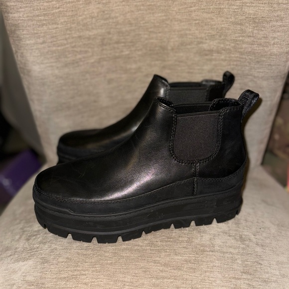 NEW UGG Merina black boot women’s size 9 - Picture 2 of 5